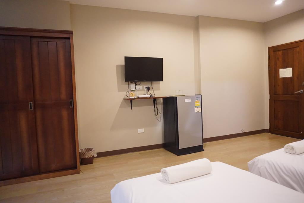 Chompu Nakarin Apartment Trang Exterior foto