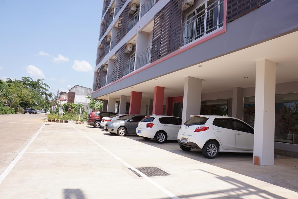 Chompu Nakarin Apartment Trang Exterior foto